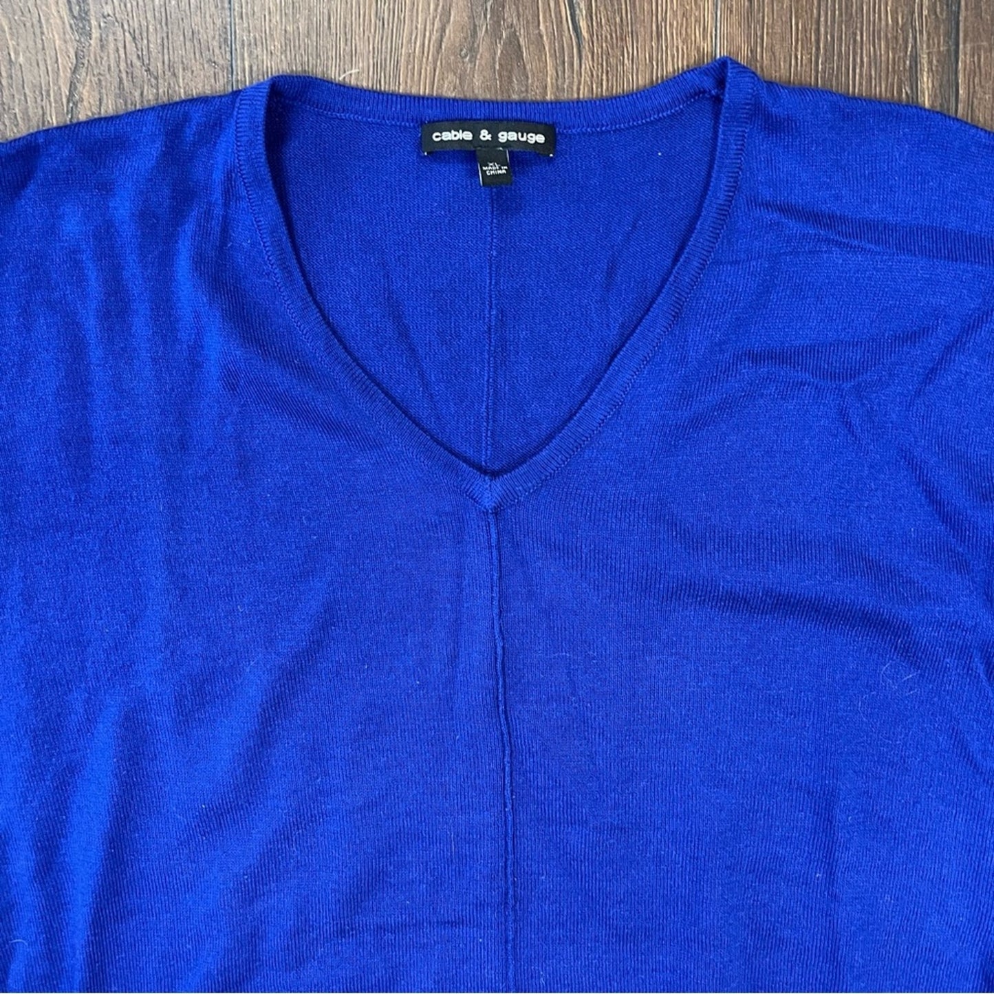 Cable & Gauge blue V neck sweater SZ XL