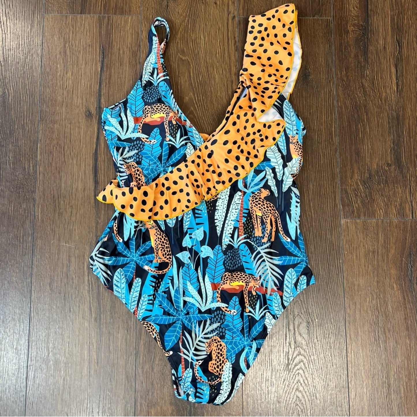 🆕 Rue Ruffle tiger pattern Swimsuit SZ XL