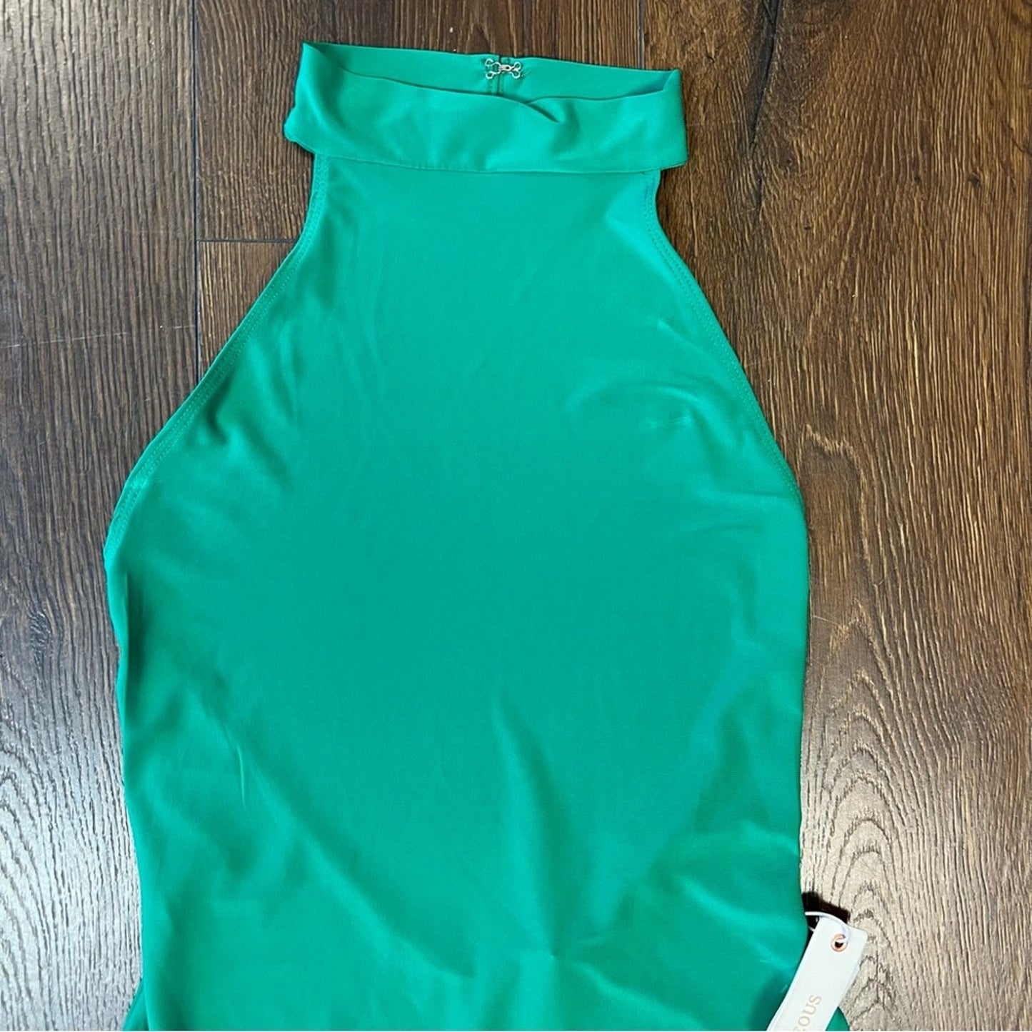 🆕 Olivaceous green halter bodysuit SZ LG