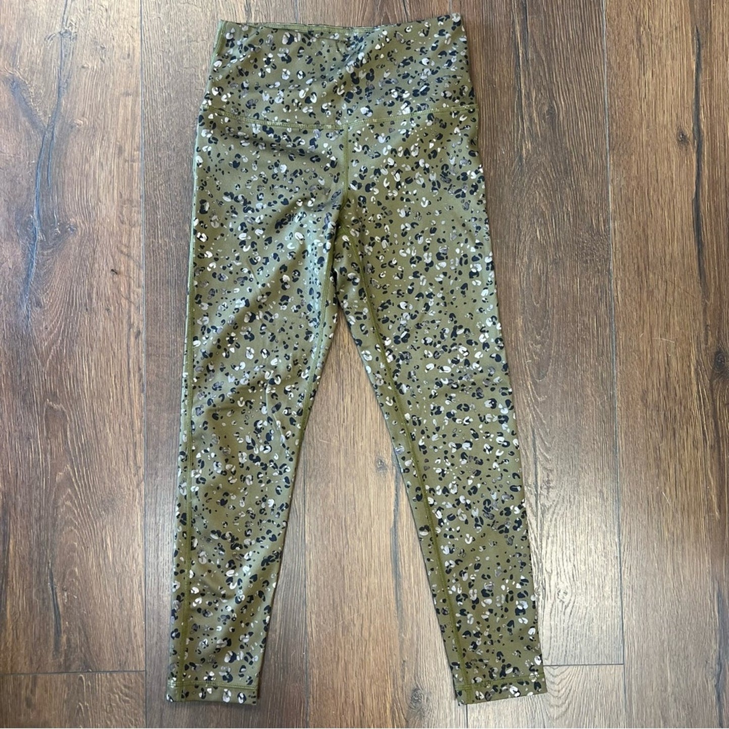 Zella olive green cheetah print tights SZ SM