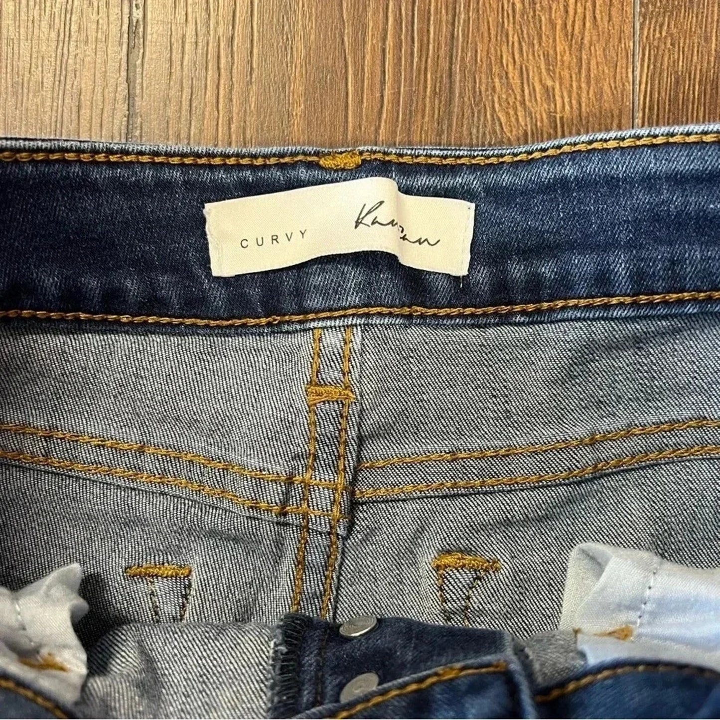 KanCan high rise button fly jeans SZ 3/25