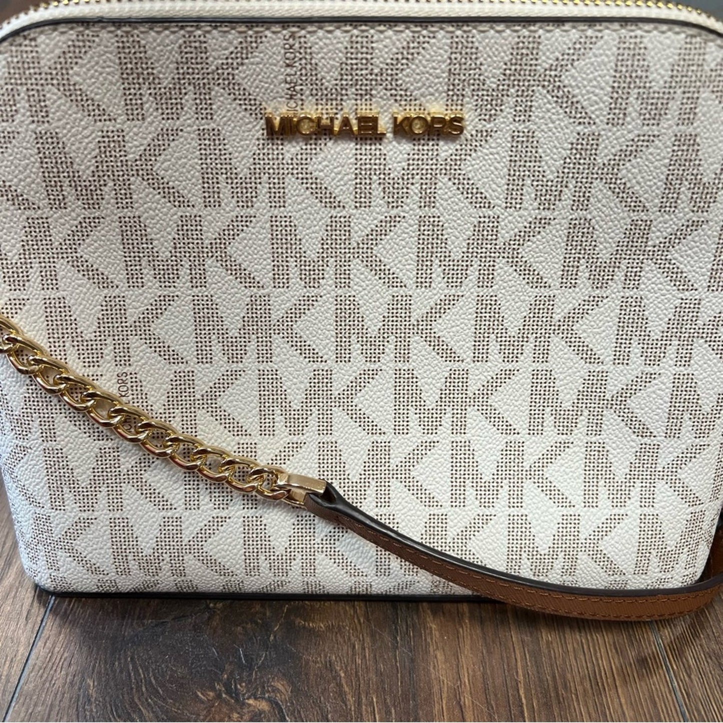 Michael Kors jet set dome crossbody