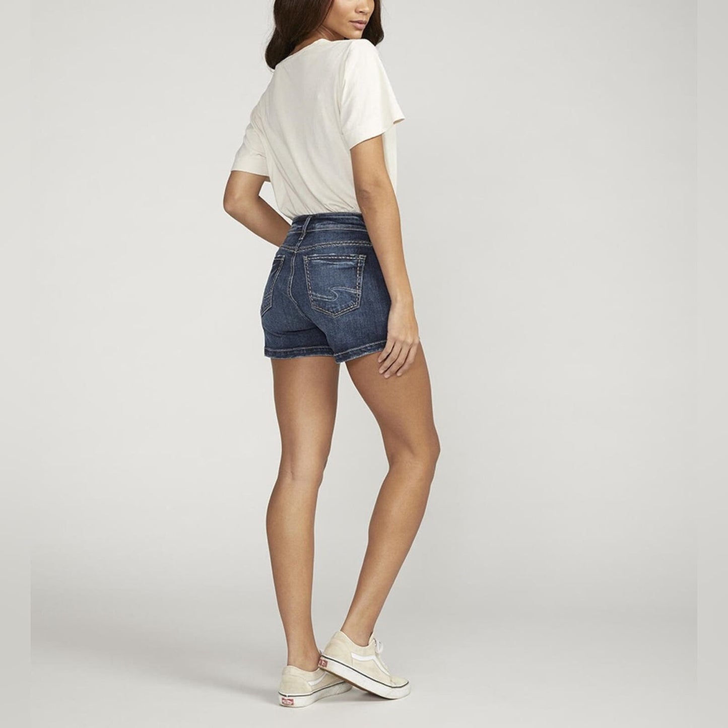 🆕 Silver Jean Elyse Mid Rise Short SZ 26/2