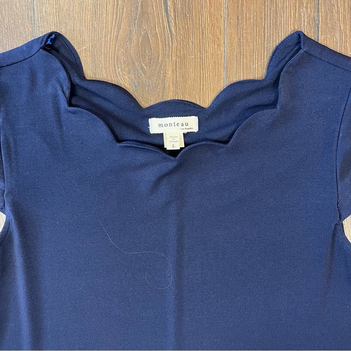 Montague Los Angeles, navy scalloped blouse SZ LG