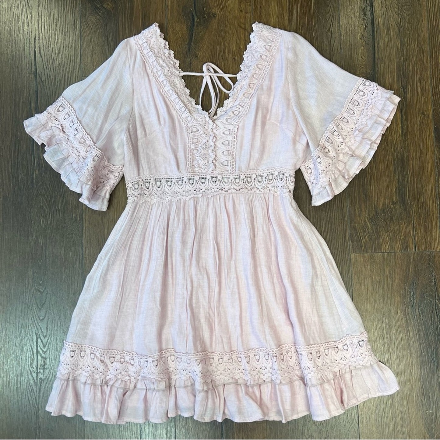 🆕 BluIvy Nuevo ranchco v-neck lace dress SZ MED
