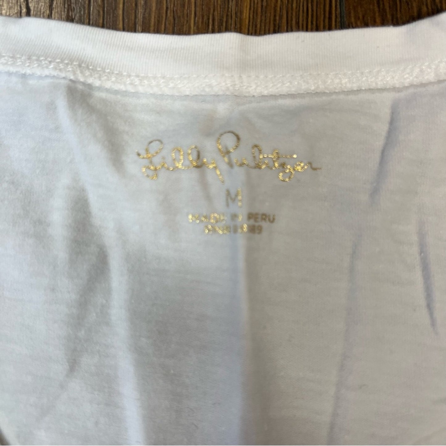Lilly Pulitzer white v neck tee SZ LG