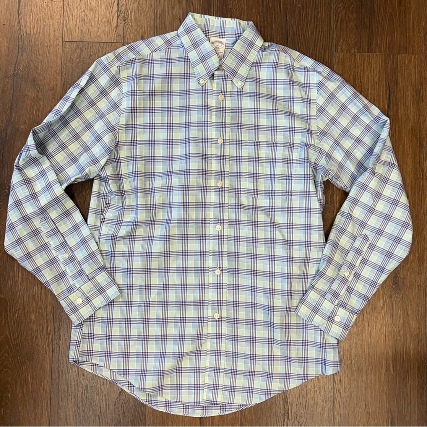 Brooks brothers plaid button-down SZ MED