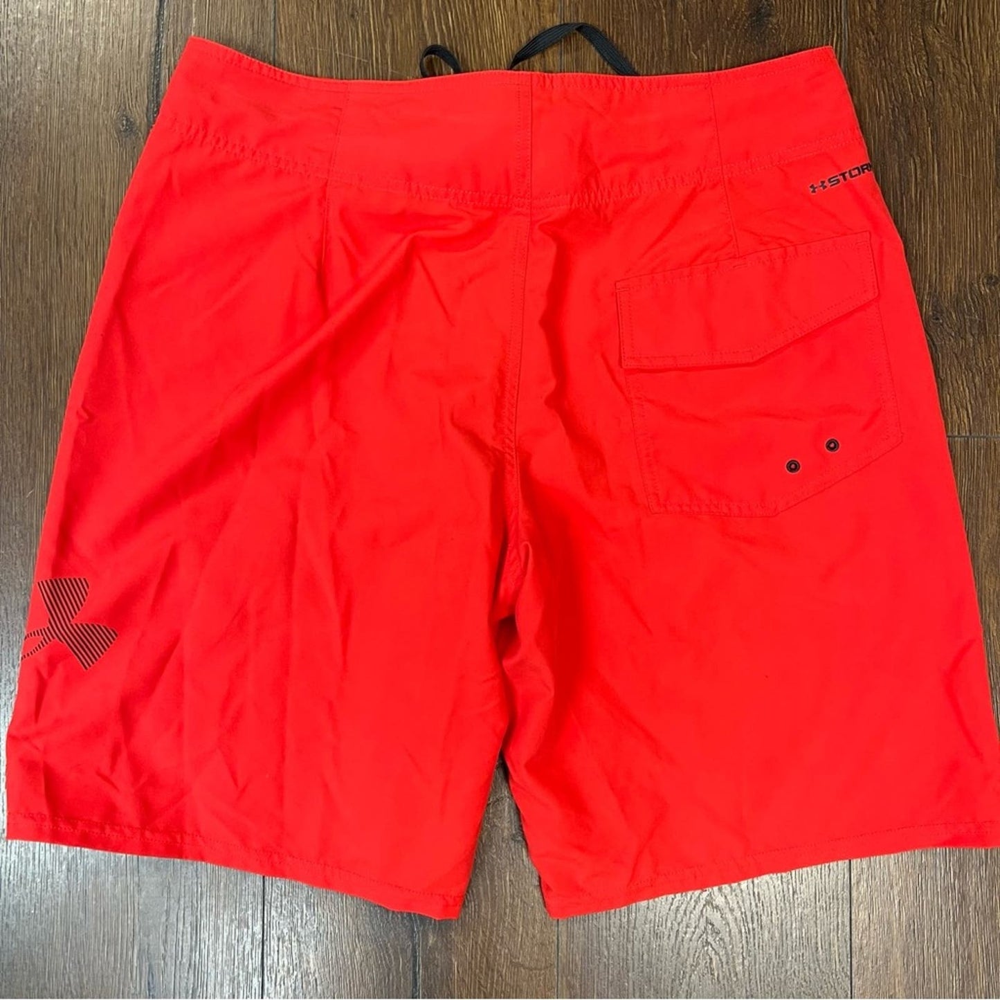 Men’s Under Armour Swim Trunks SZ 36