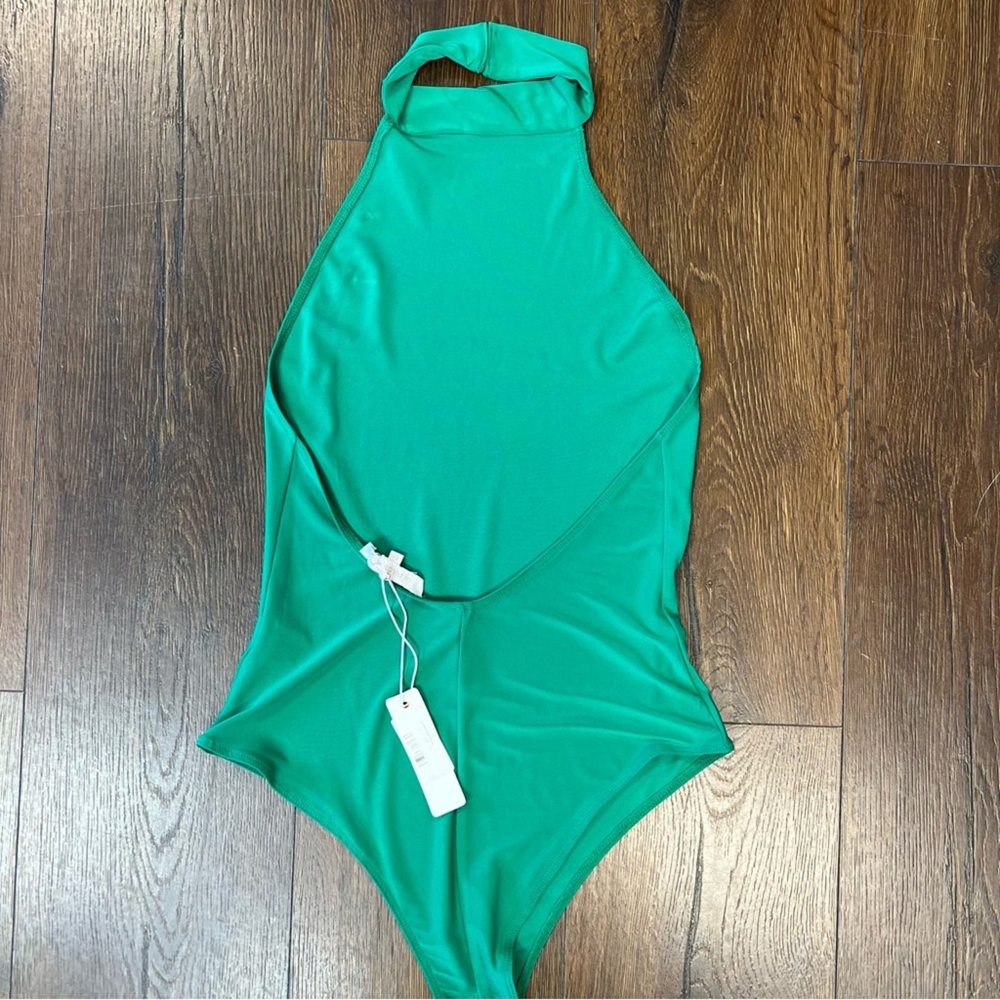 🆕 Olivaceous green halter bodysuit SZ LG