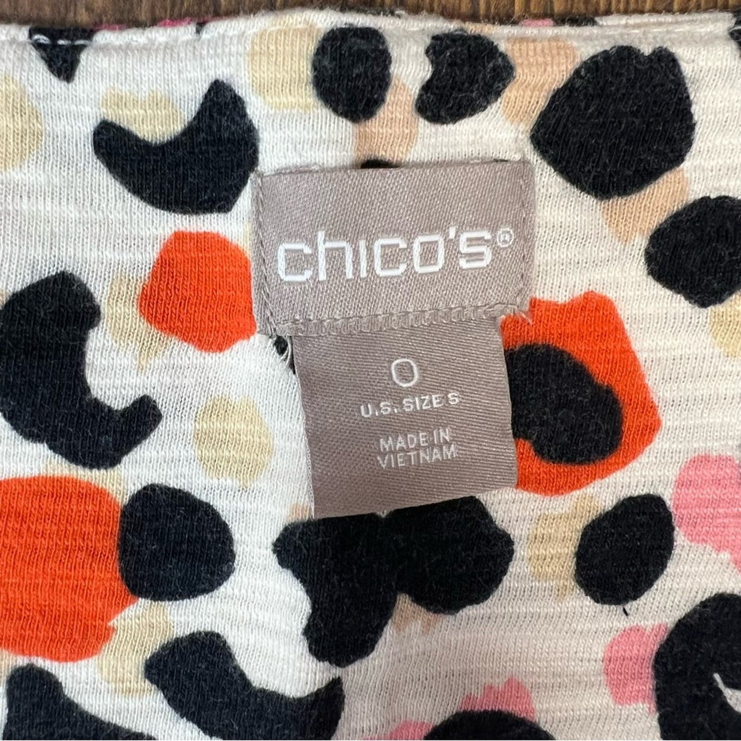 Chicos Cheetah-Print V-Neck Tee SZ 0/SM