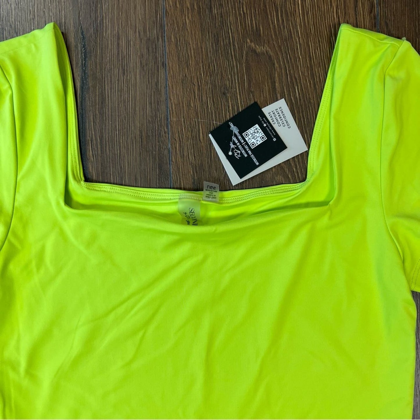 🆕 Second skin Stacy top in sunny lime SZ LG