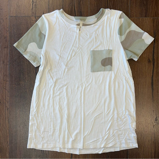 Celeste ivory camo pocket tee SZ MED
