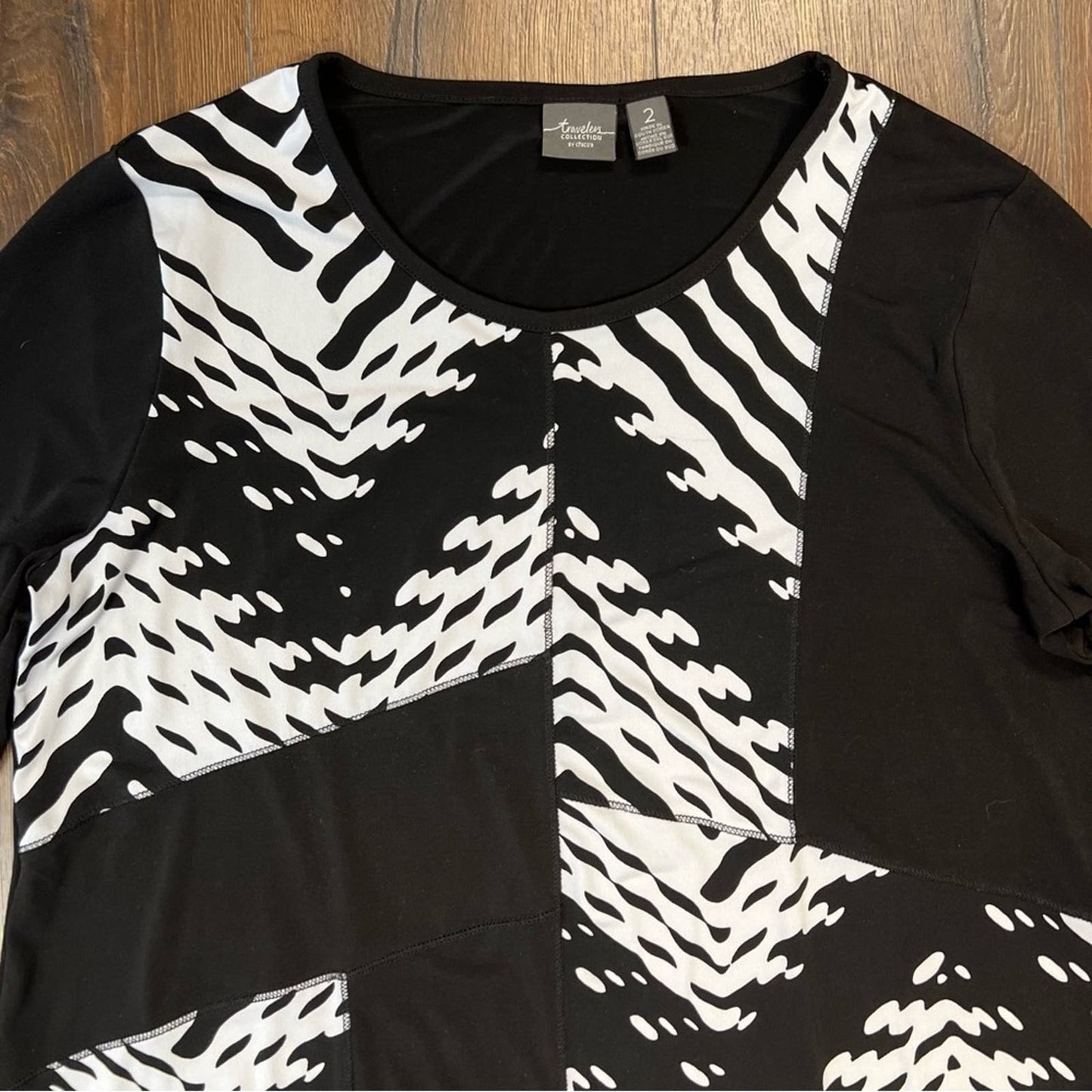 Chicos black and white dagger blouse SZ 2/LG