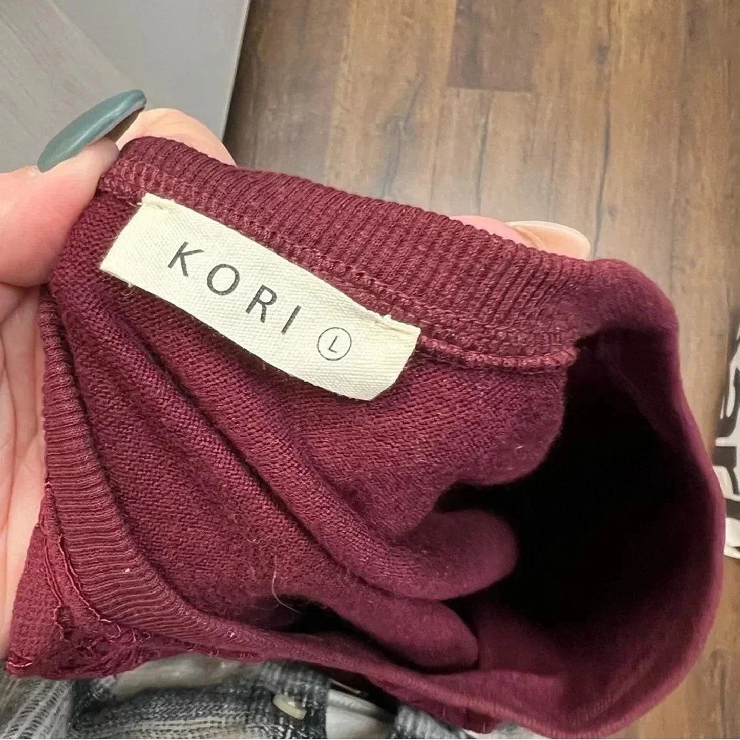 KORI burgundy lace cropped top SZ LG