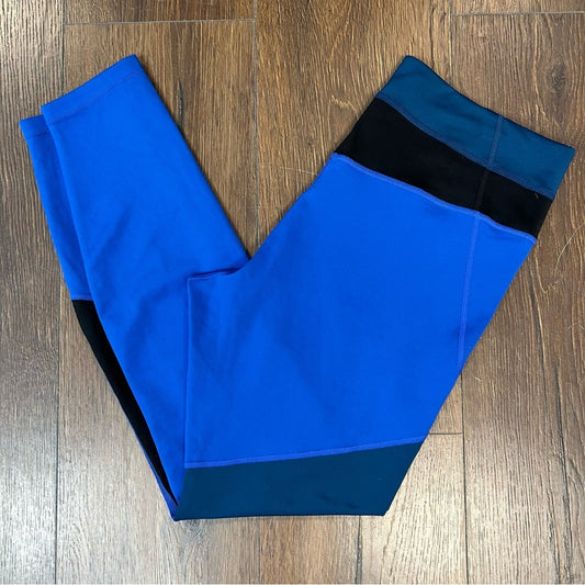 The Nike One mid rise tight fit full length Leggings SZ LG