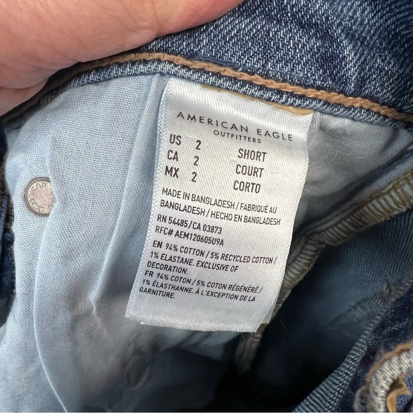 American Eagle 90’s Straight Leg Jean SZ 2 Short