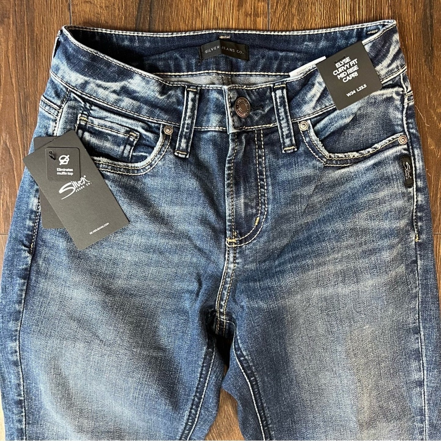 🆕 Silver Jean Elyse Mid Rise Capri SZ 24/00