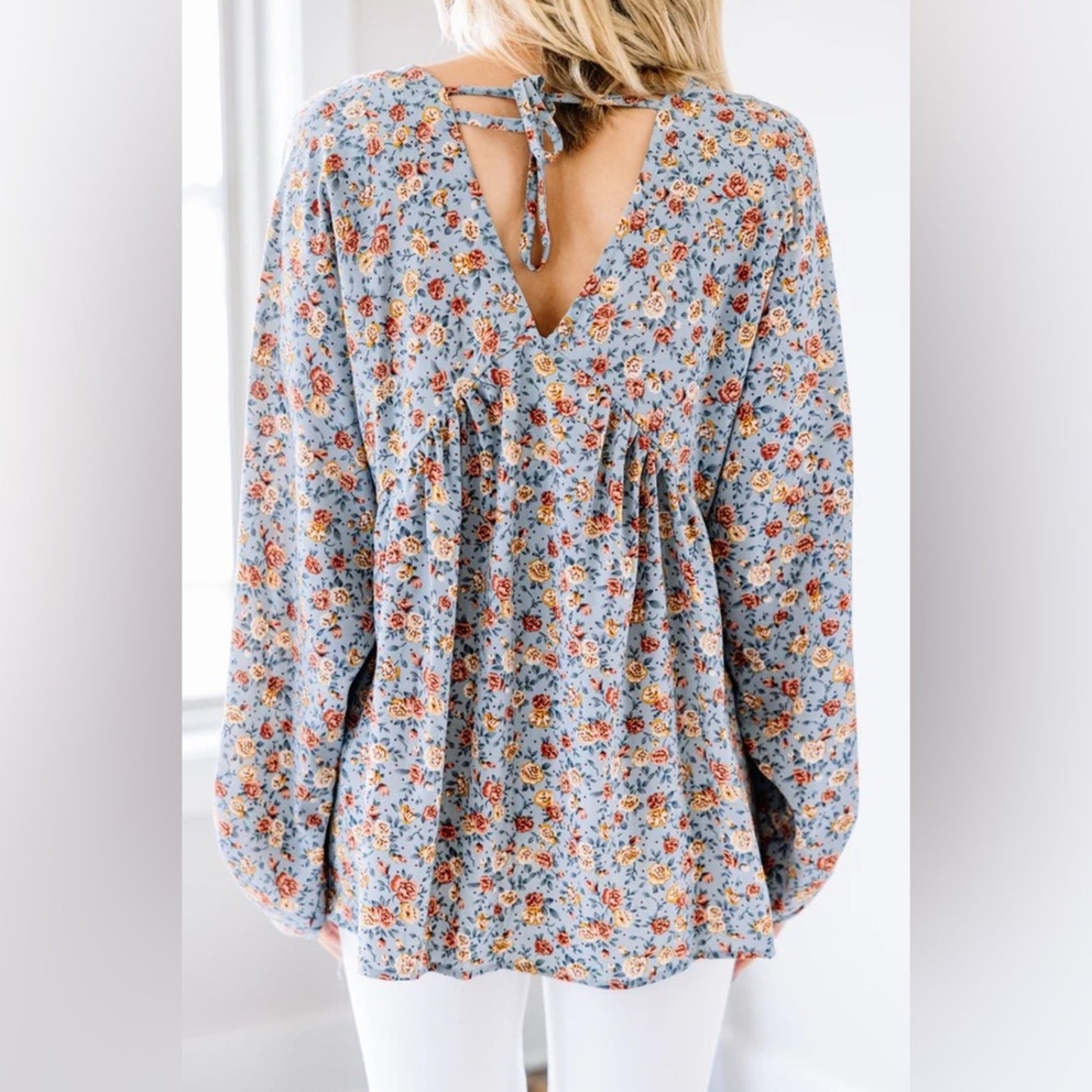 HAYDEN Keep you in my heart, Dusty blue ditzy floral top SZ MED