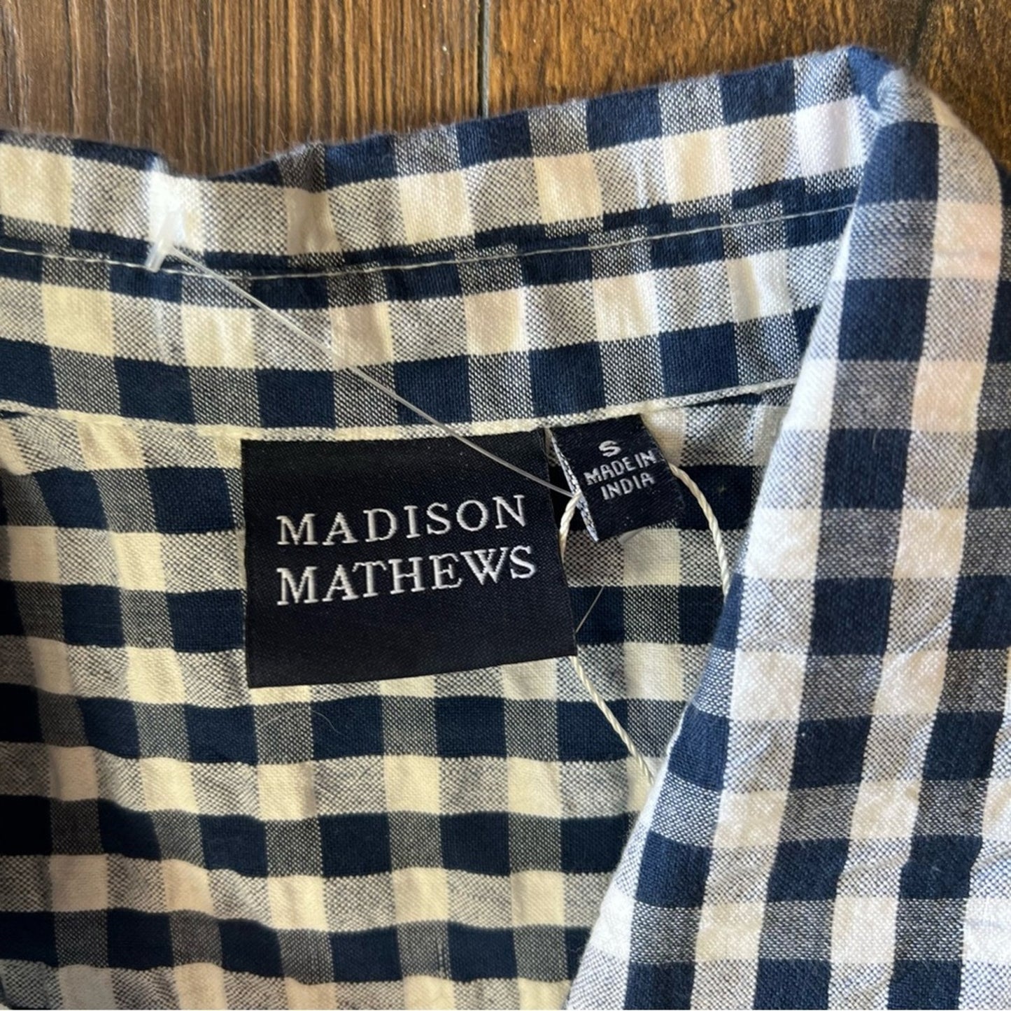 Madison and Mathews navy and white gingham button-down SZ SM