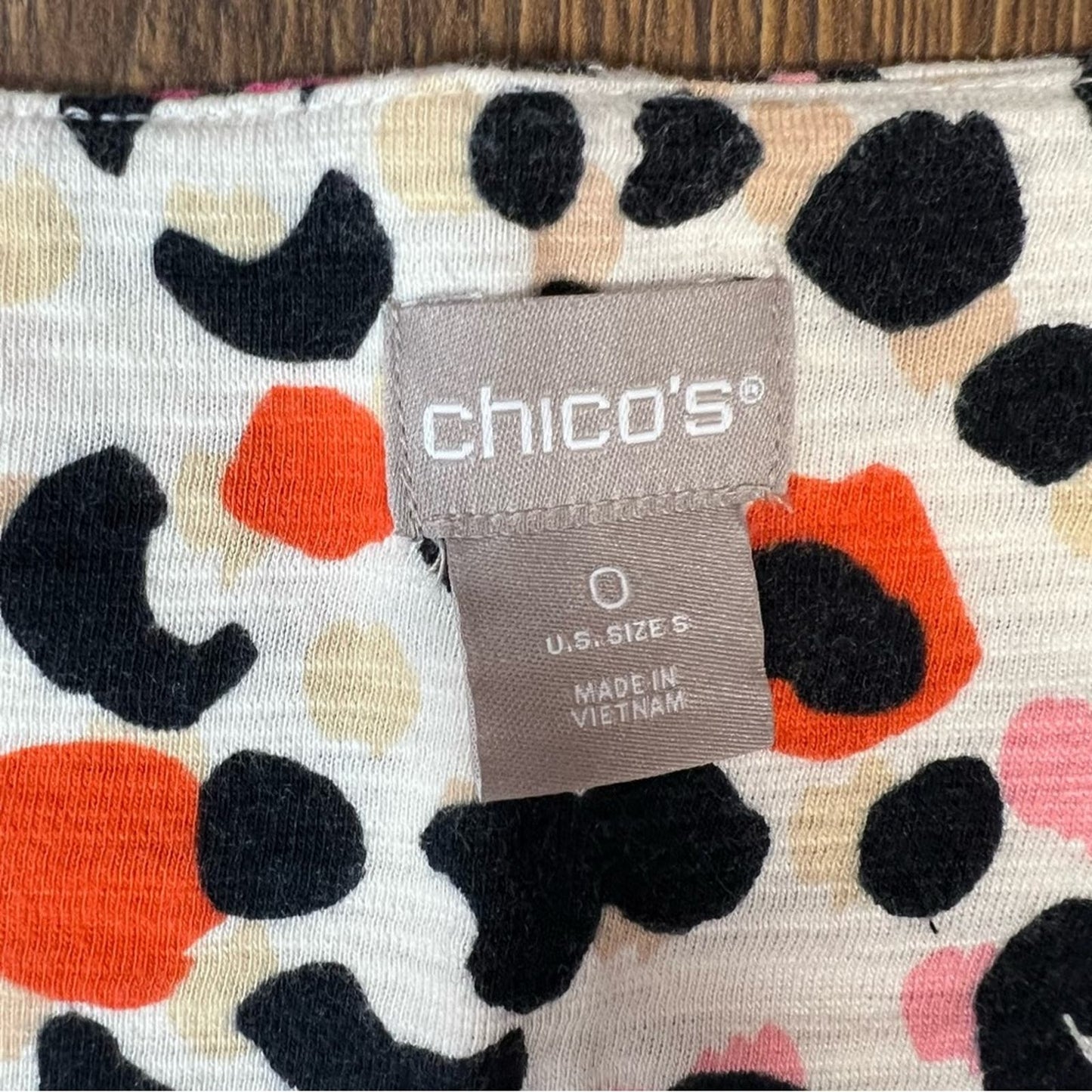 Chicos Cheetah-Print V-Neck Tee SZ 0/SM