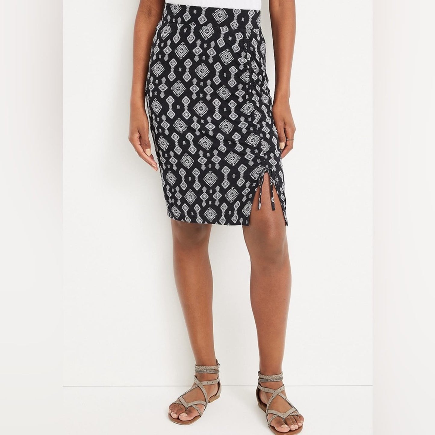 🆕 Maurice’s Ruched Midi Skirt SZ MED