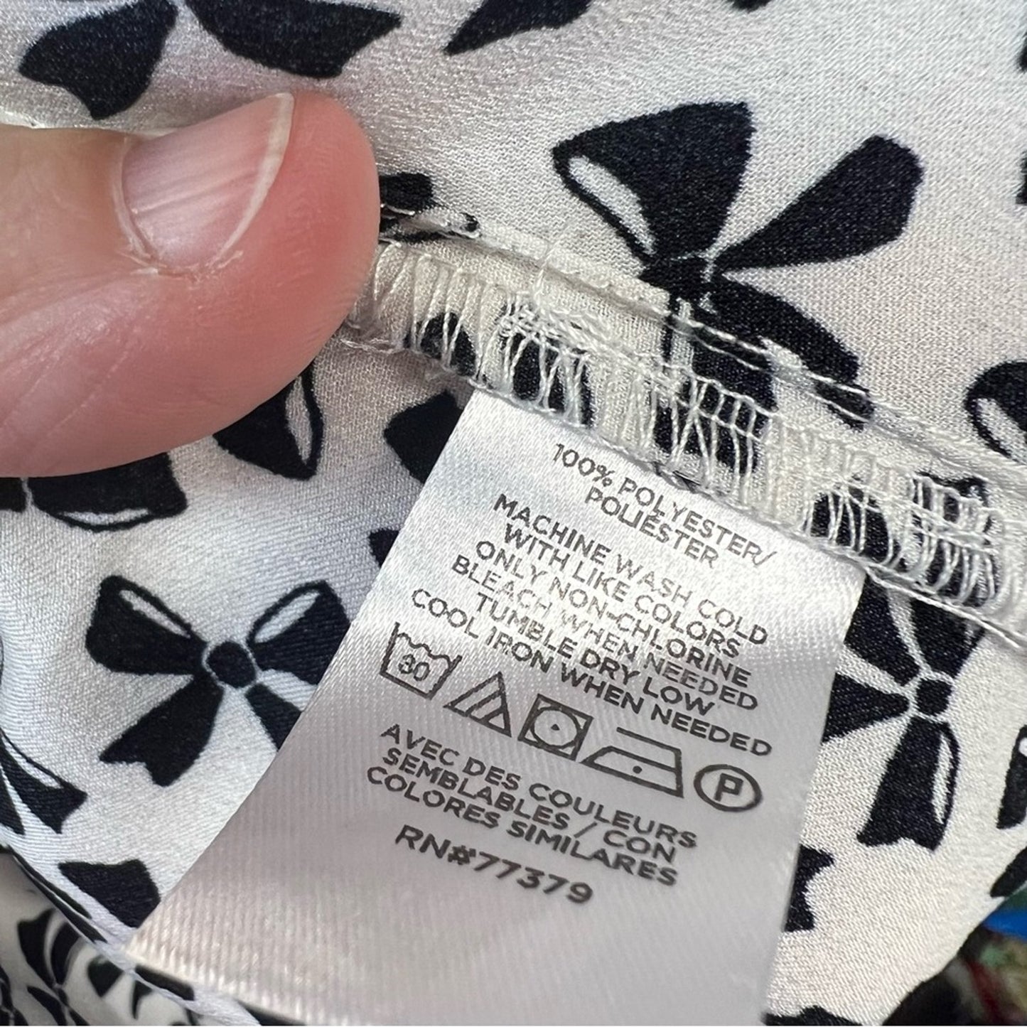 Ann Taylor factory bow print blouse SZ MED