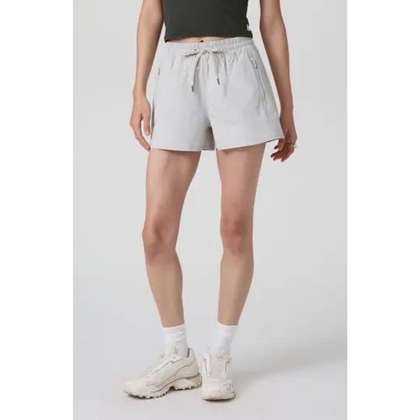 NWT VUORI Women's Birch Short Silver Cloud SZ XL