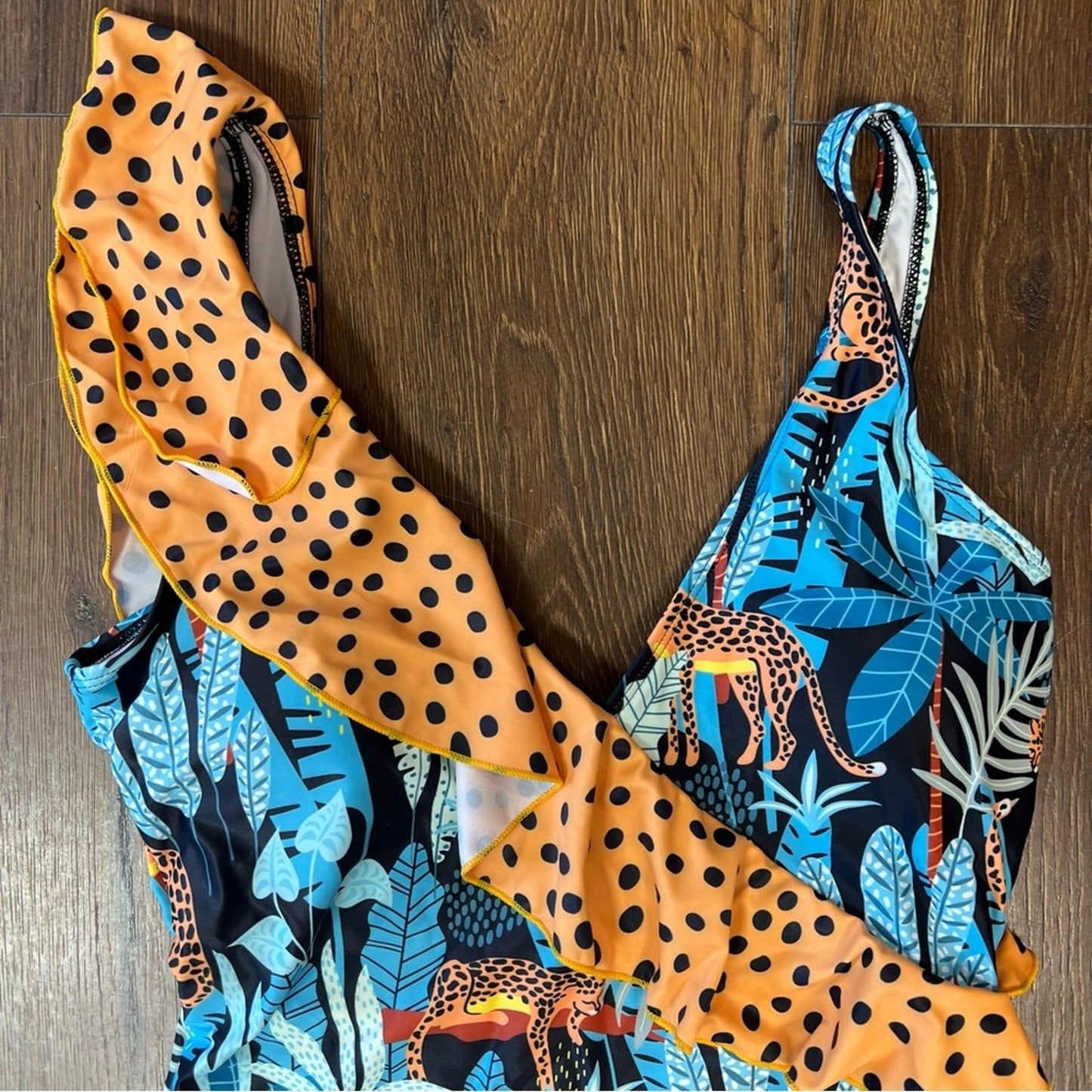 🆕 Rue Ruffle tiger pattern Swimsuit SZ XL