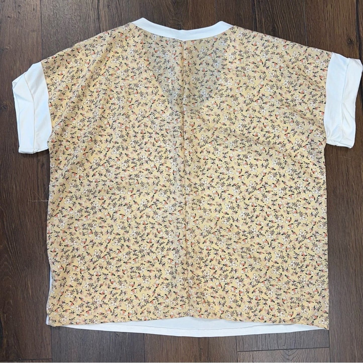 🆕 faded Floral sew in love front patchwork pocket blouse SZ MED