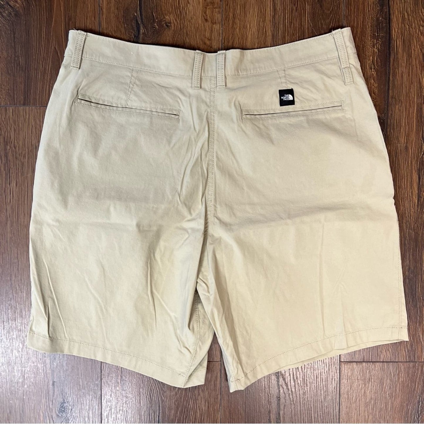 Men’s North Face flat front hiking shorts SZ 36