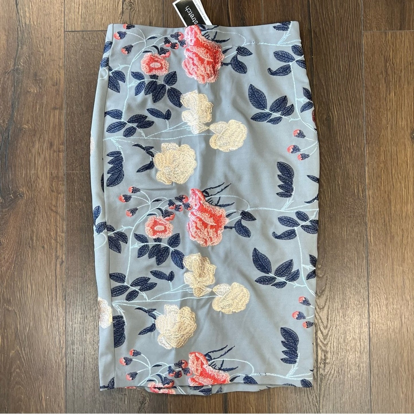 🆕 ECI Floral Embroidery Midi Skirt SZ SM