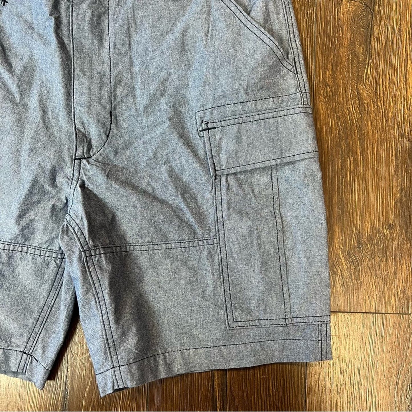 Men’s Frye & Co blue cargo shorts SZ 34