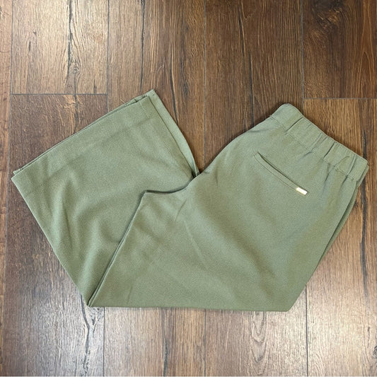 White House black market, Olive wide leg side slit crop pants SZ 10