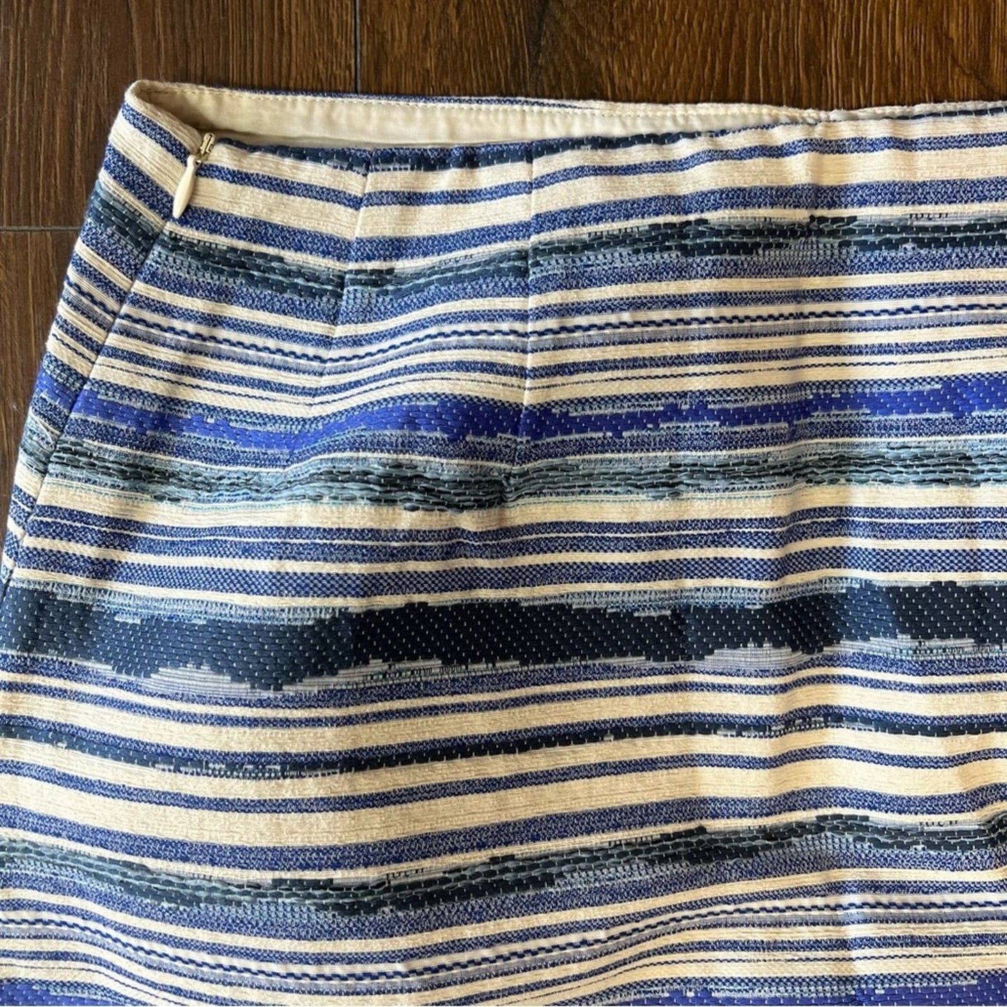 J. McLaughlin Blue & White Striped Searsucker A-Line Side Zip Skirt SZ 6