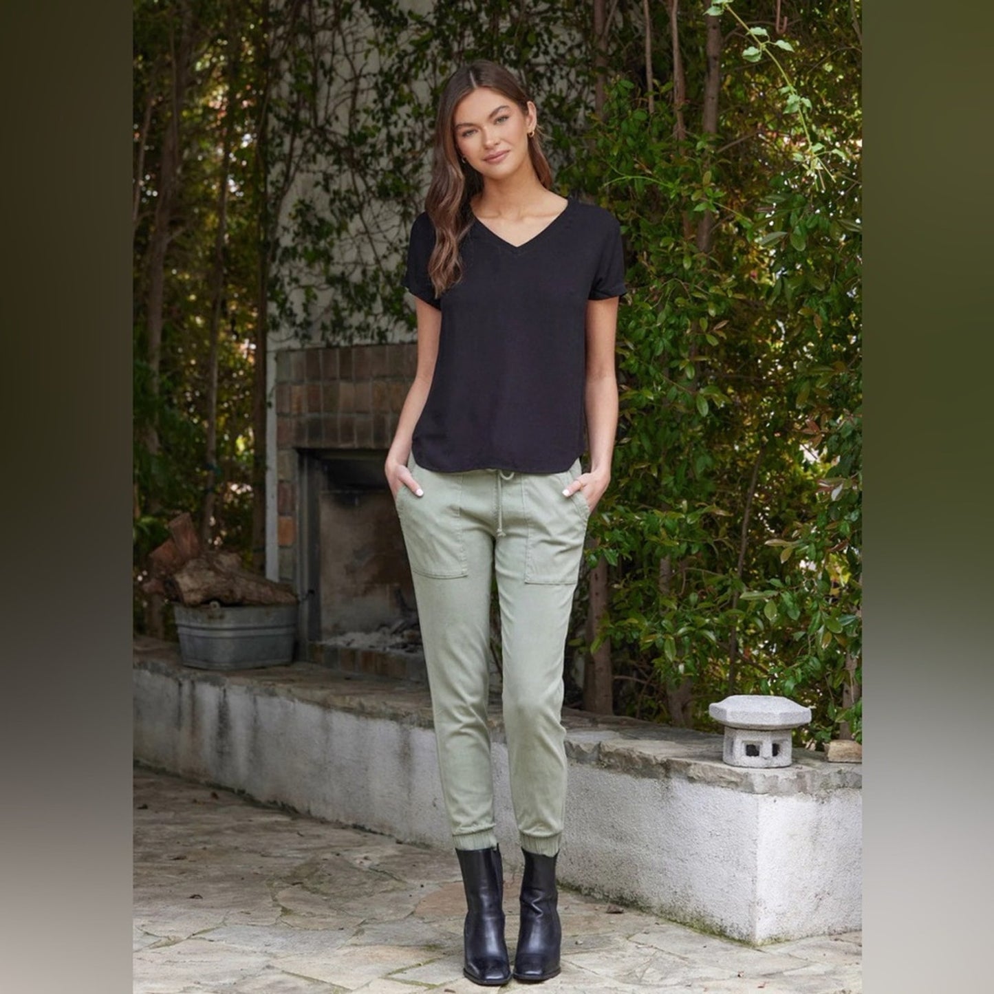 🆕 Bella Dahl v neck tee SZ LG