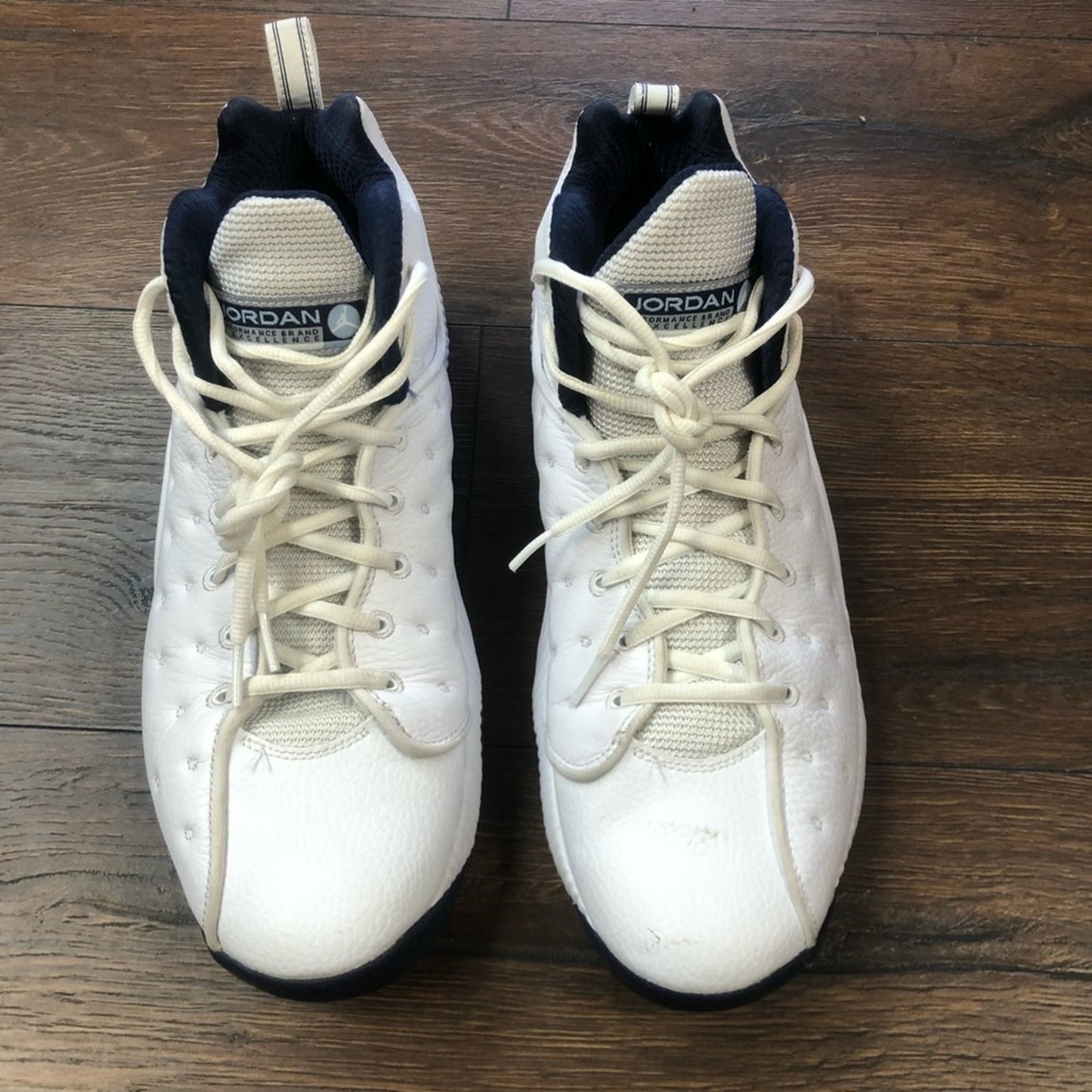 Men's Nike Air  Jordan White Leather Jumpman Team ll Size 12