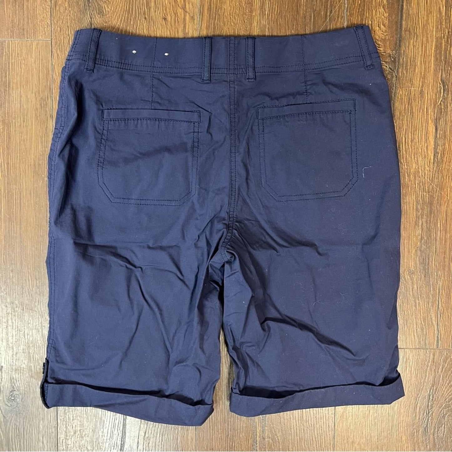 Chicos navy cuffed Bermuda shorts SZ 00/2