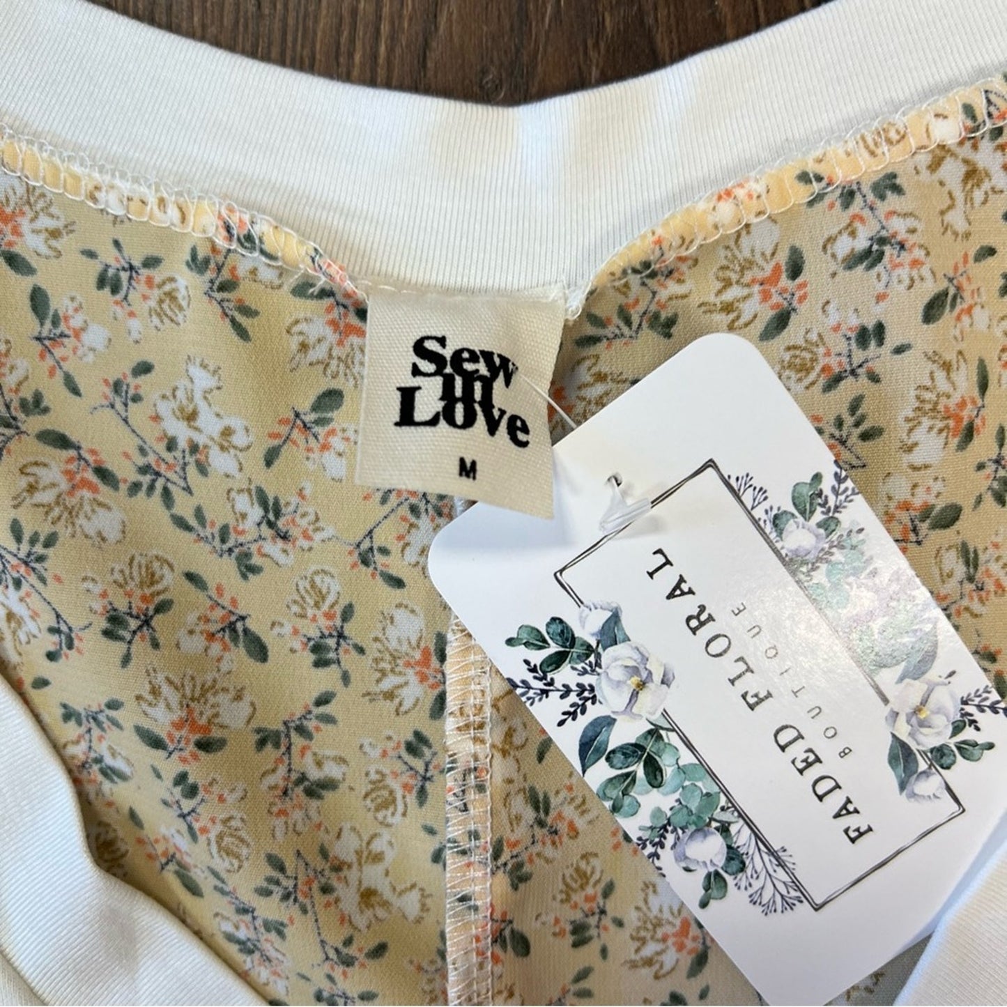 🆕 faded Floral sew in love front patchwork pocket blouse SZ MED