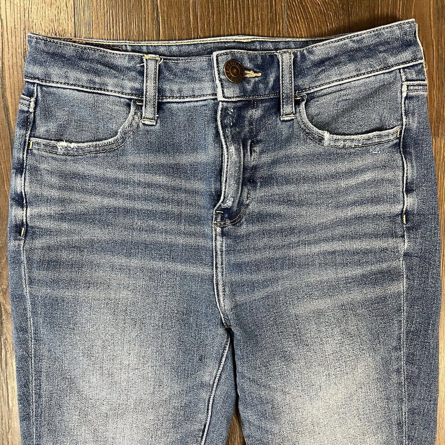 American Eagle Medium Wash Distressed high-rise jegging SZ 4