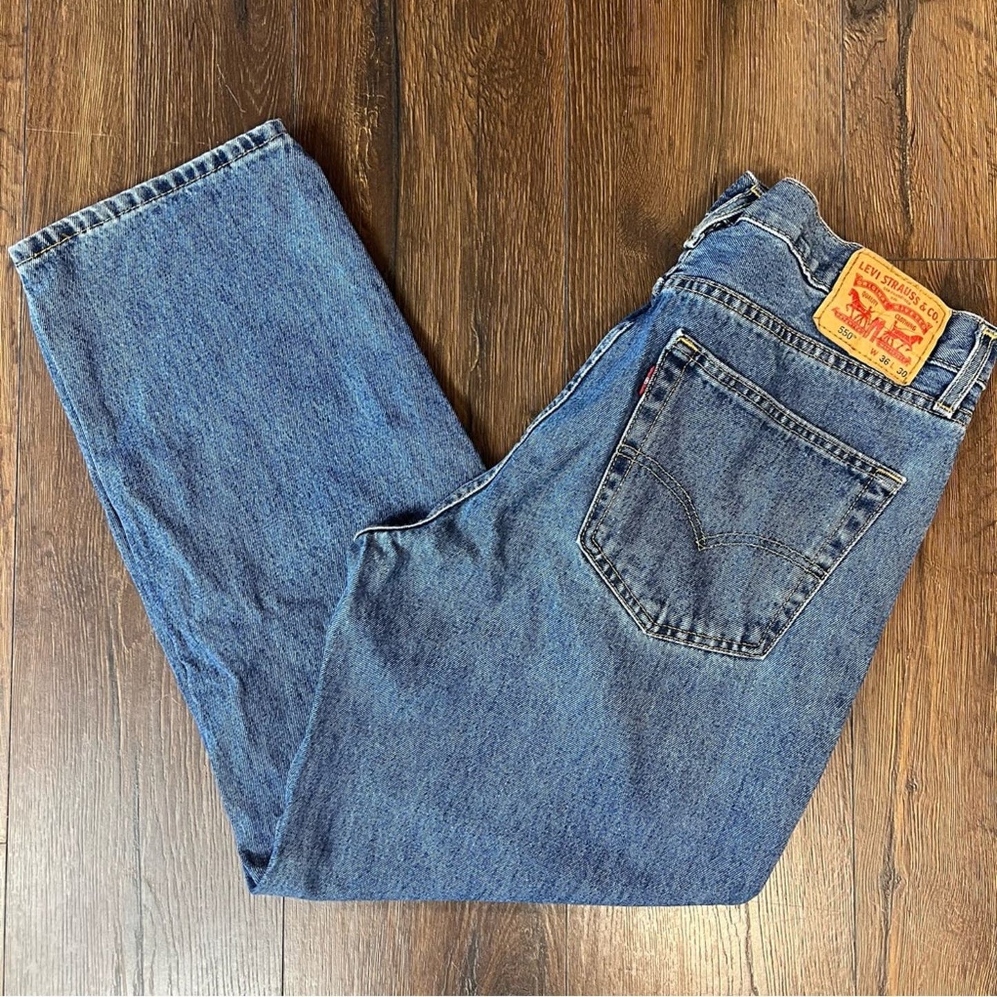 Men’s Levi 550 relaxed fit jeans SZ 36/30