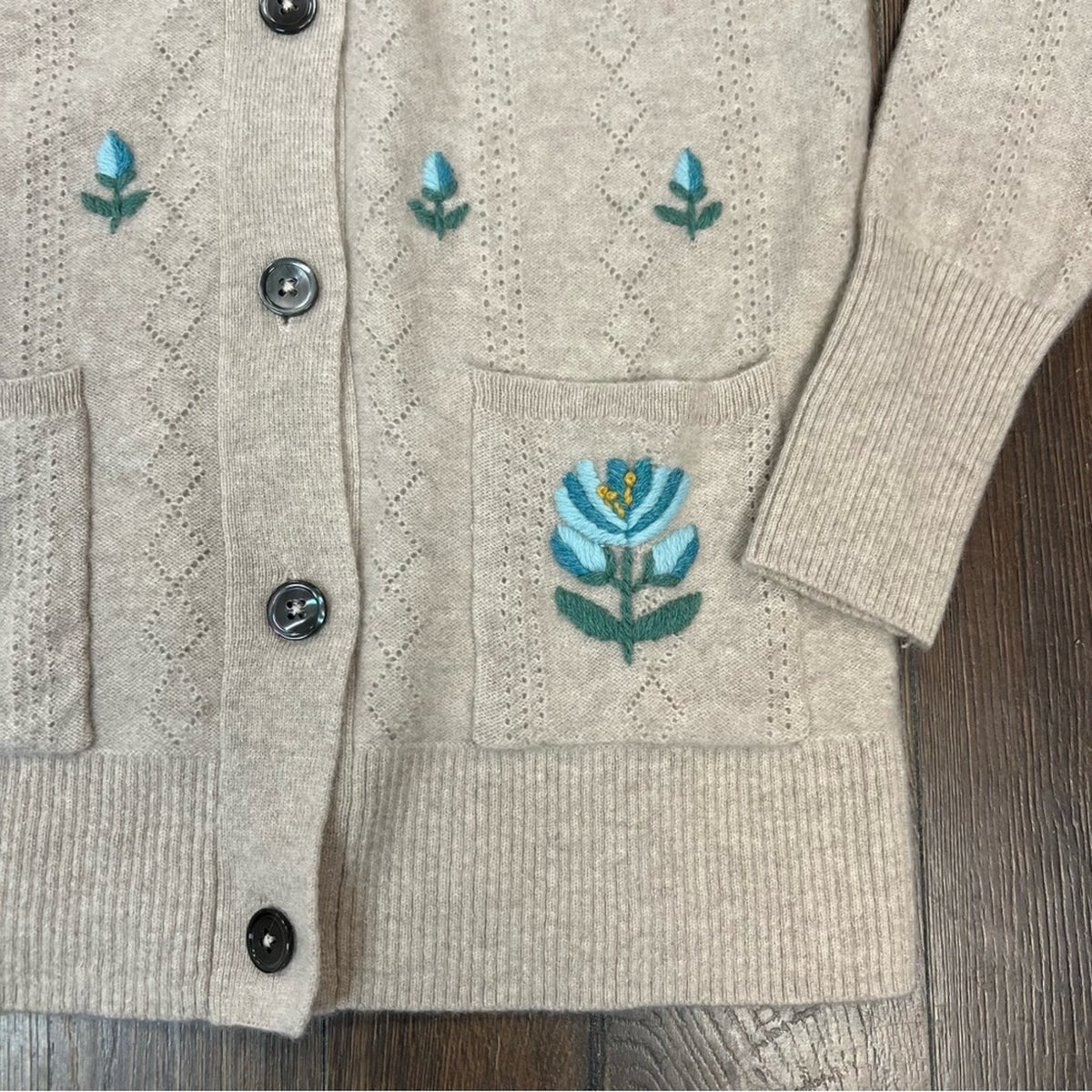 C‎ by Bloomingdale's Cashmere Tan & Blue Floral Grandfather Cardigan SZ SM