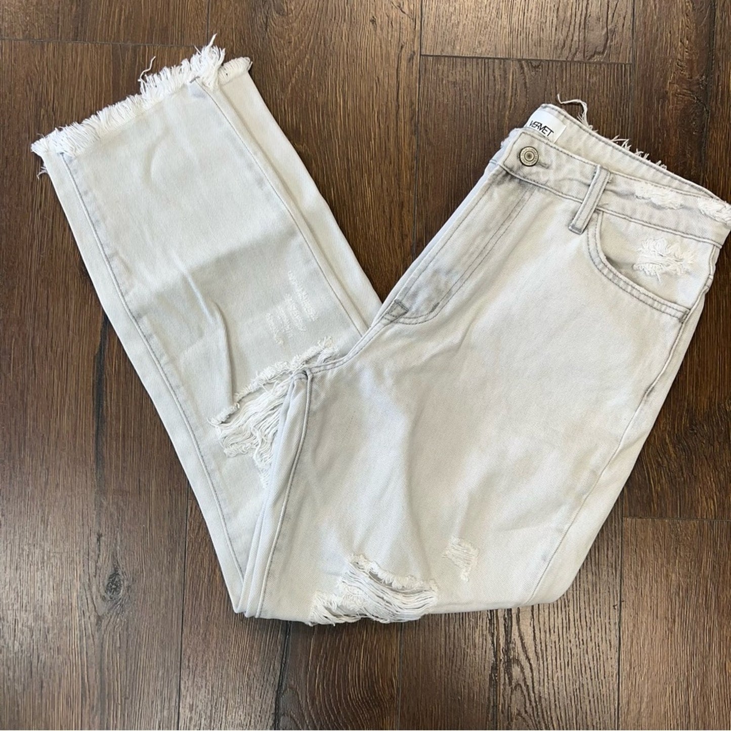🆕 Vervet Gray Distressed Rigid Mom Jeans SZ 29/8