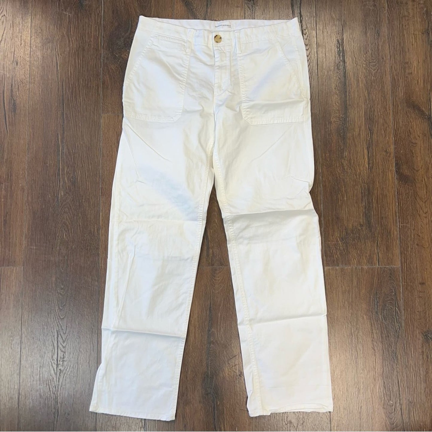 Banana Republic boyfriend white chino pants SZ 10Long