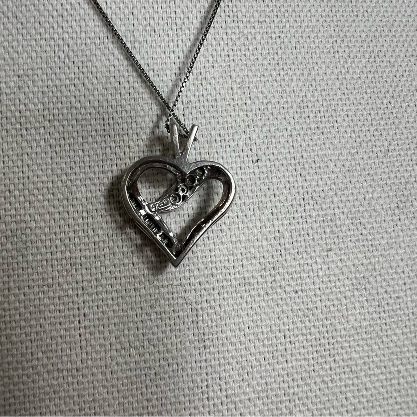 Sterling heart necklace
Stamped 925