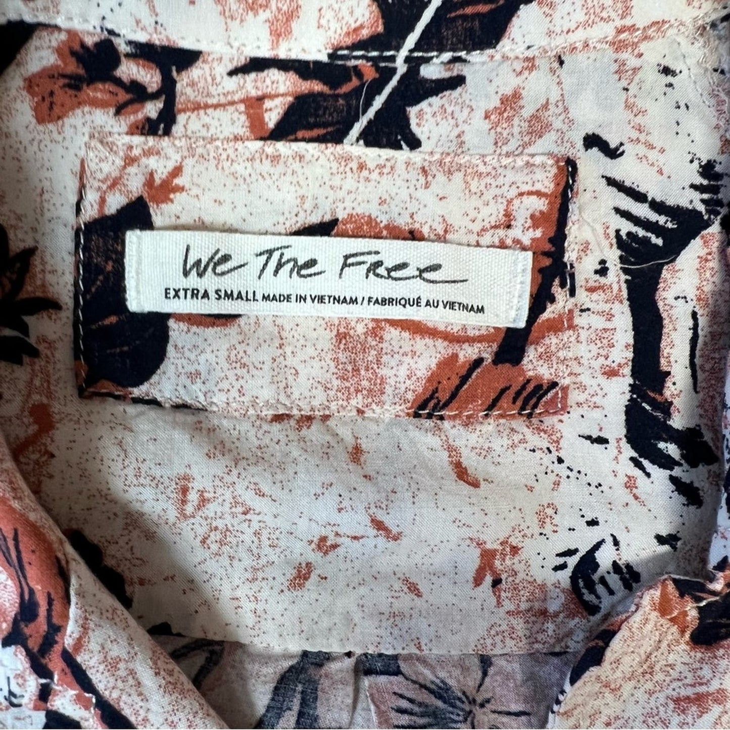We the Free It's a Vibe Buttondown SZ XS