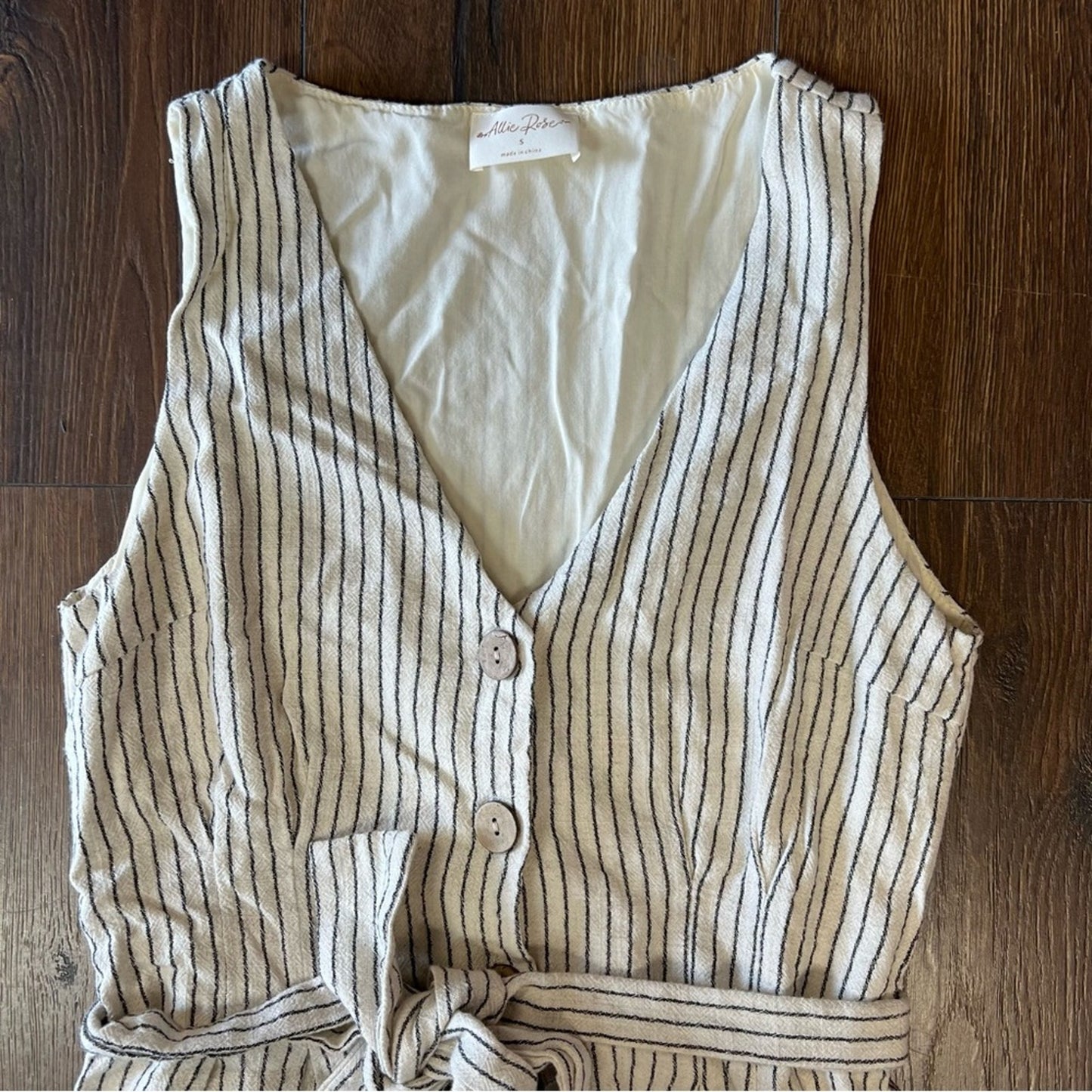 Lulu’s Idyllic Days Ivory Striped Sleeveless Button-Front Romper SZ