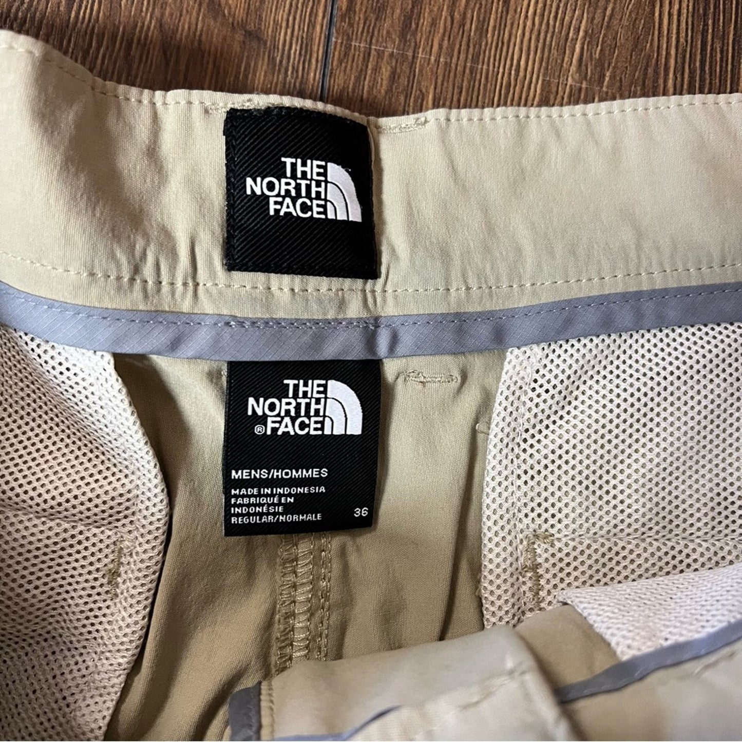 Men’s North Face flat front hiking shorts SZ 36