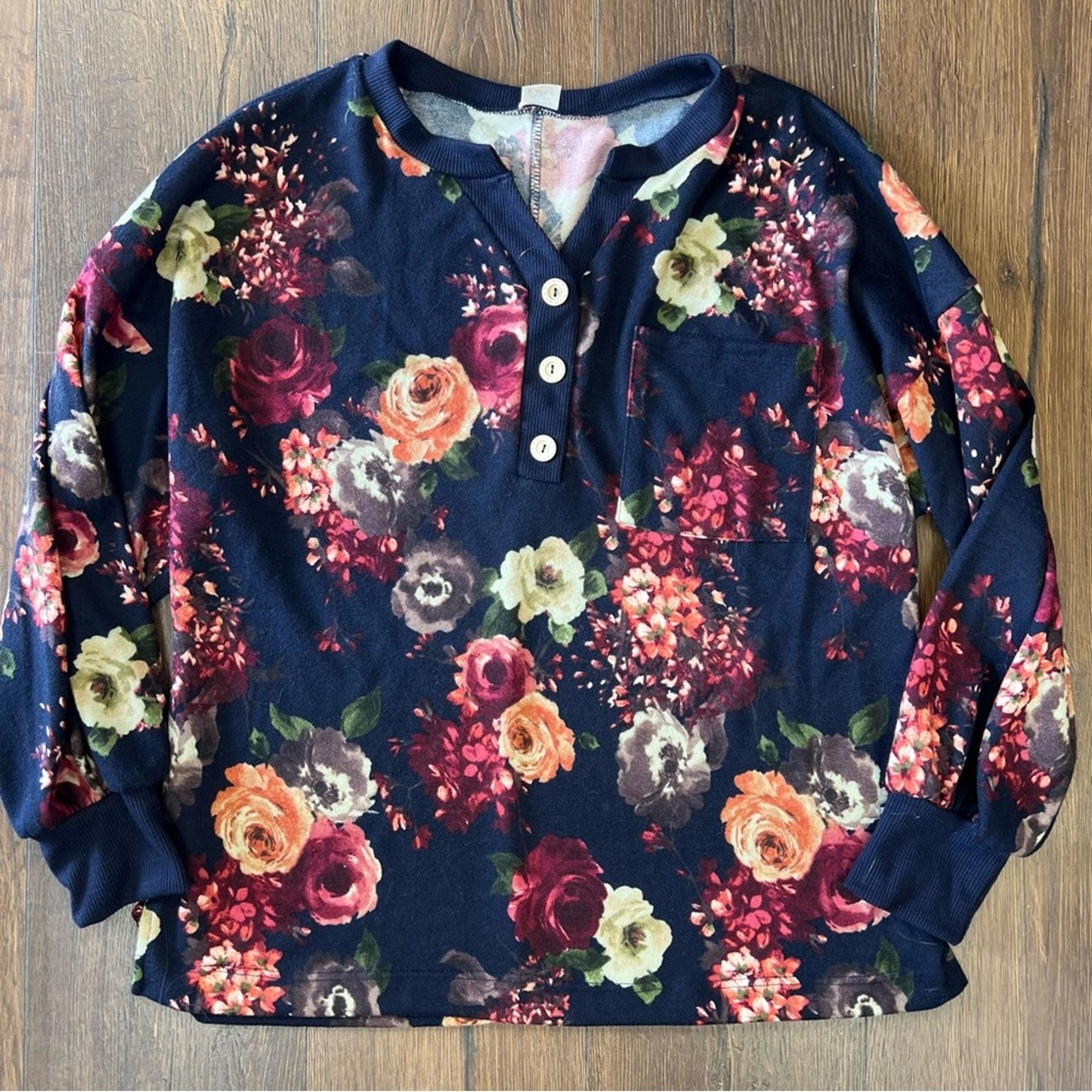 Sew in love, navy floral long sleeve top SZ MED