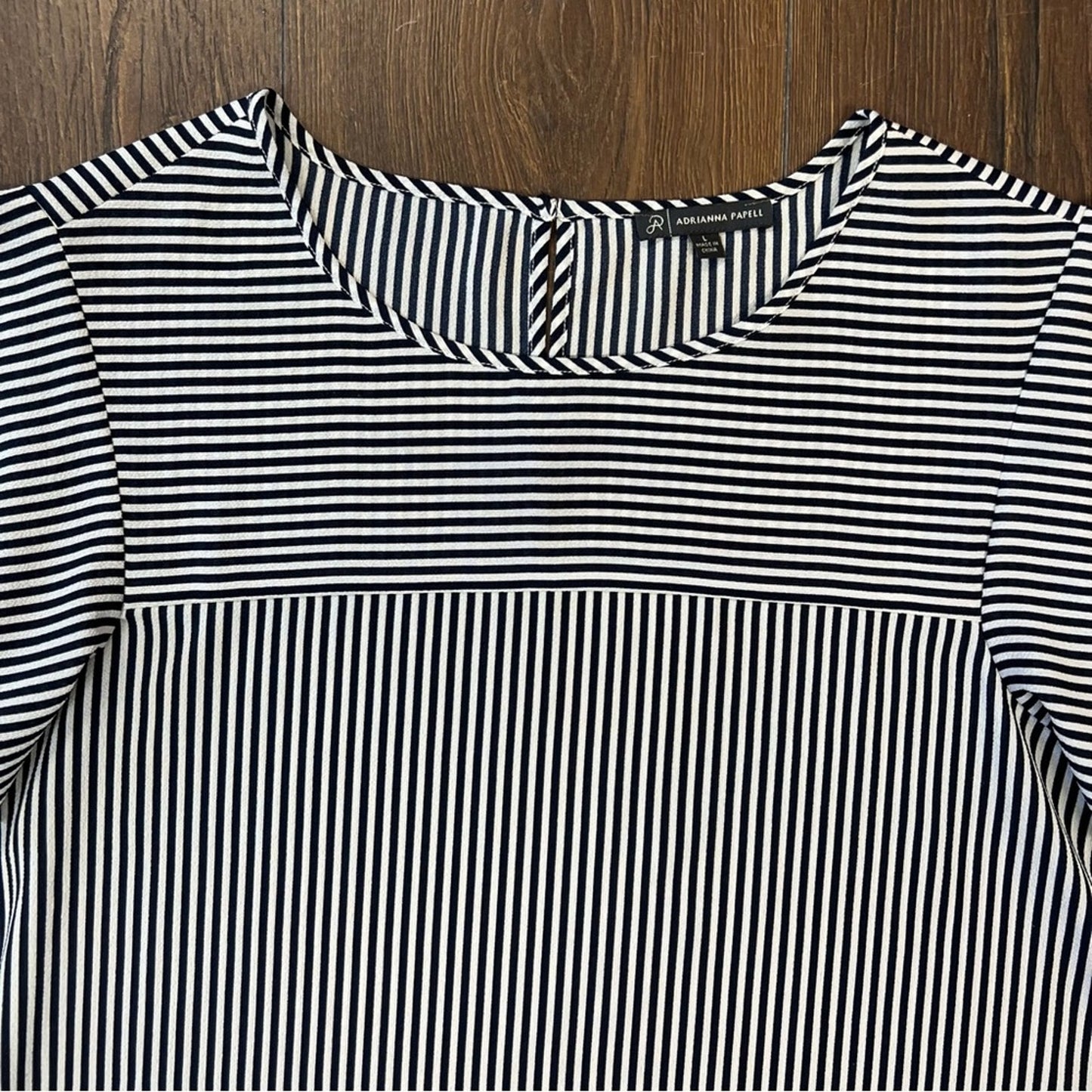 Adrianna papell black striped blouse SZ LG