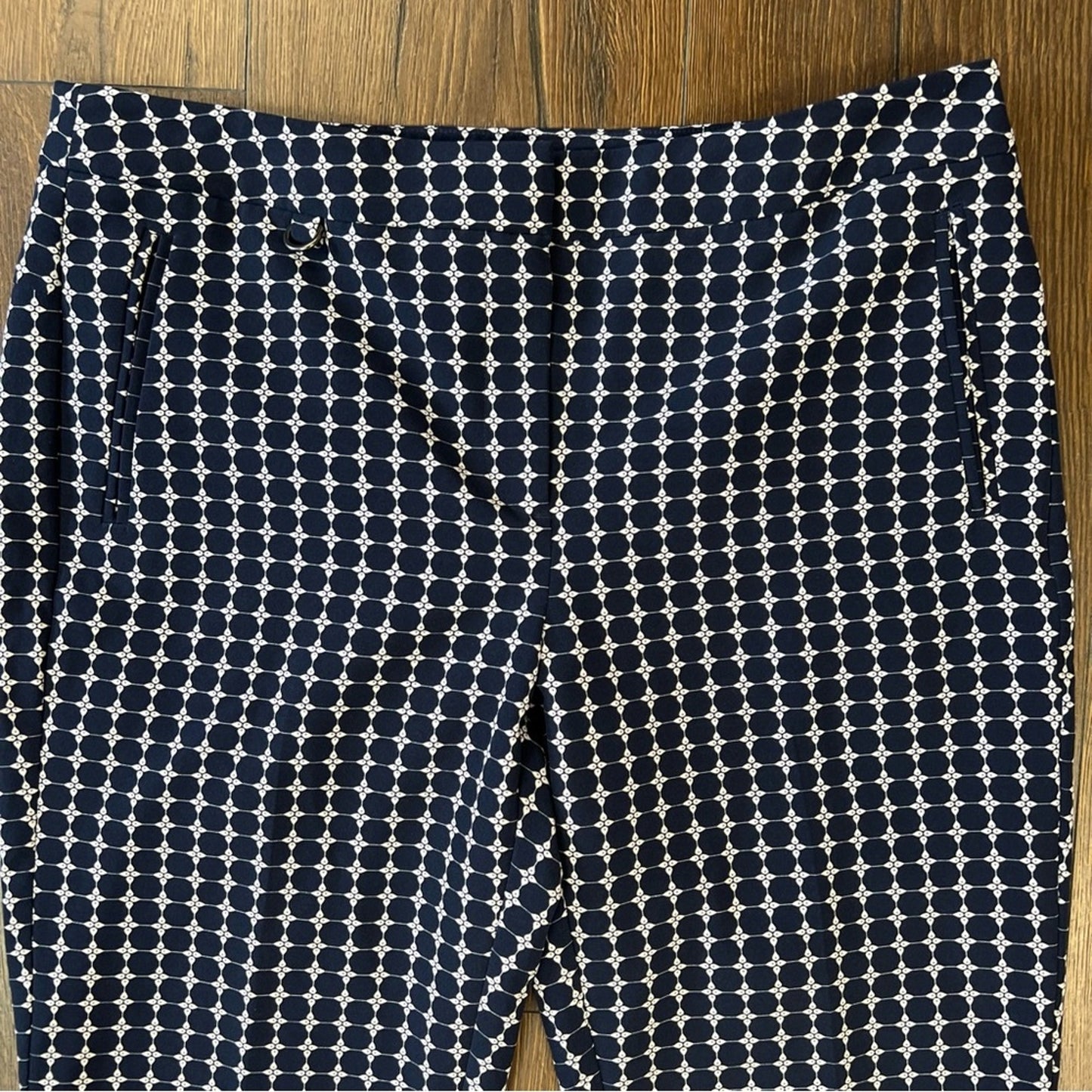 Adrianna Papell, navy and white flat front trouser SZ 8